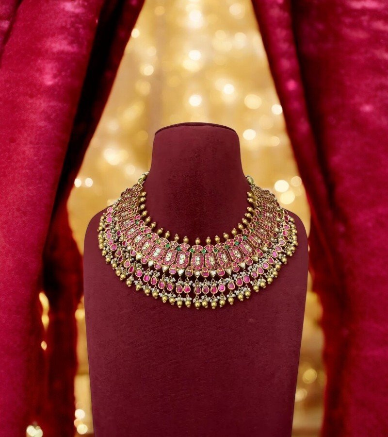 Kundal Gold Choker Studded with Rubies