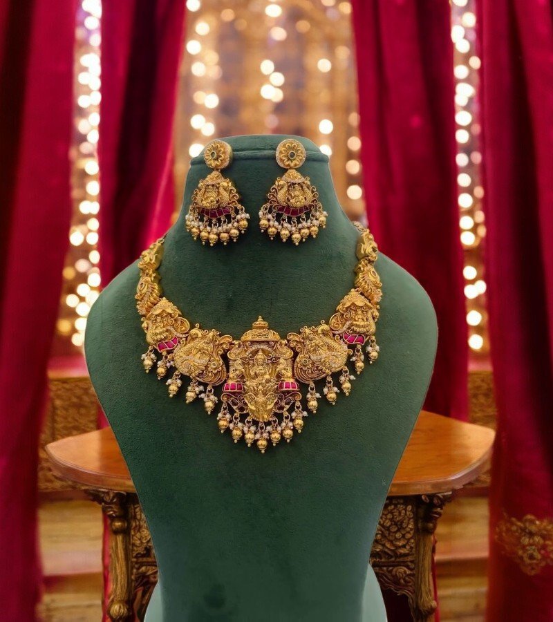 Jadavu Necklace Set
