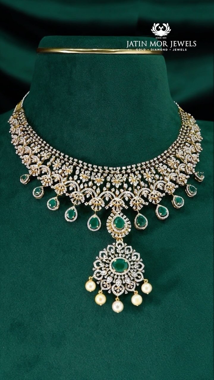 Majestic Diamond Collar Necklace
