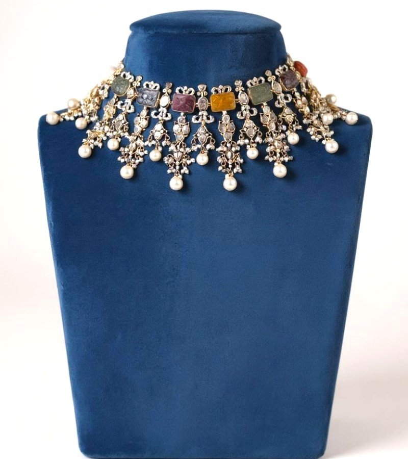 Exotic Gold Pearl Short Necklace