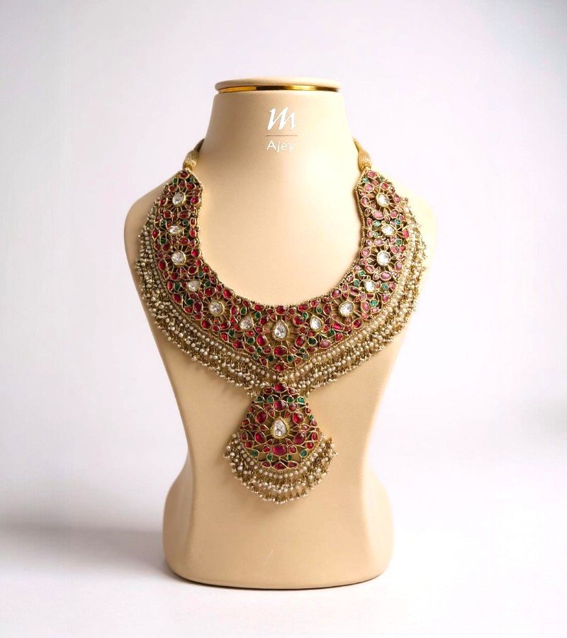 stunning Kundan necklace