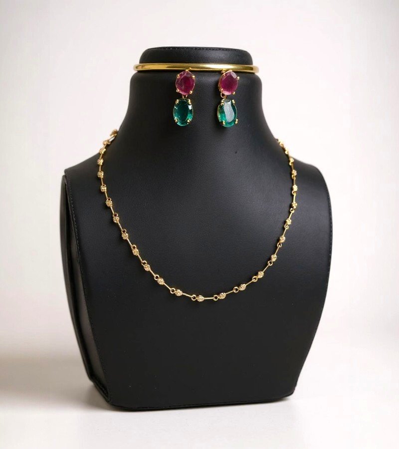Gold Replica Neckset detachable pendent