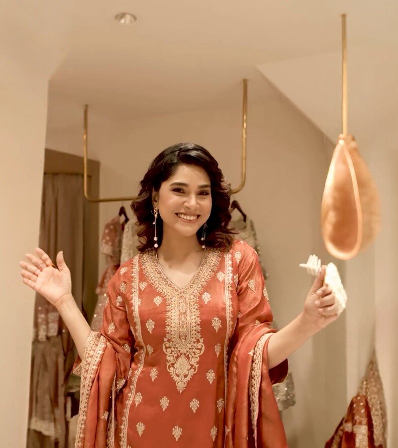 Rust-Hued Ensemble image 2