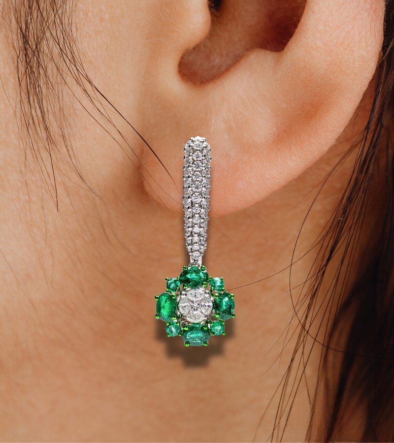 Lotus Motif Earrings with Emerald