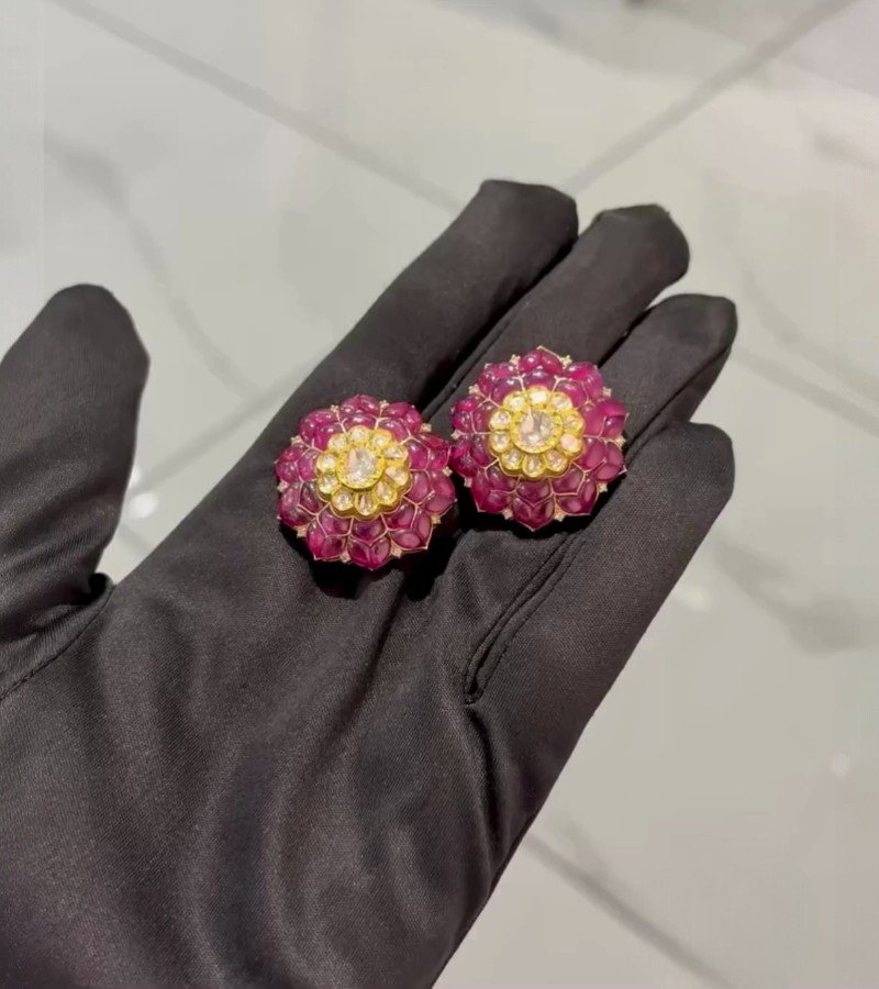 Lotus-Inspired Choker