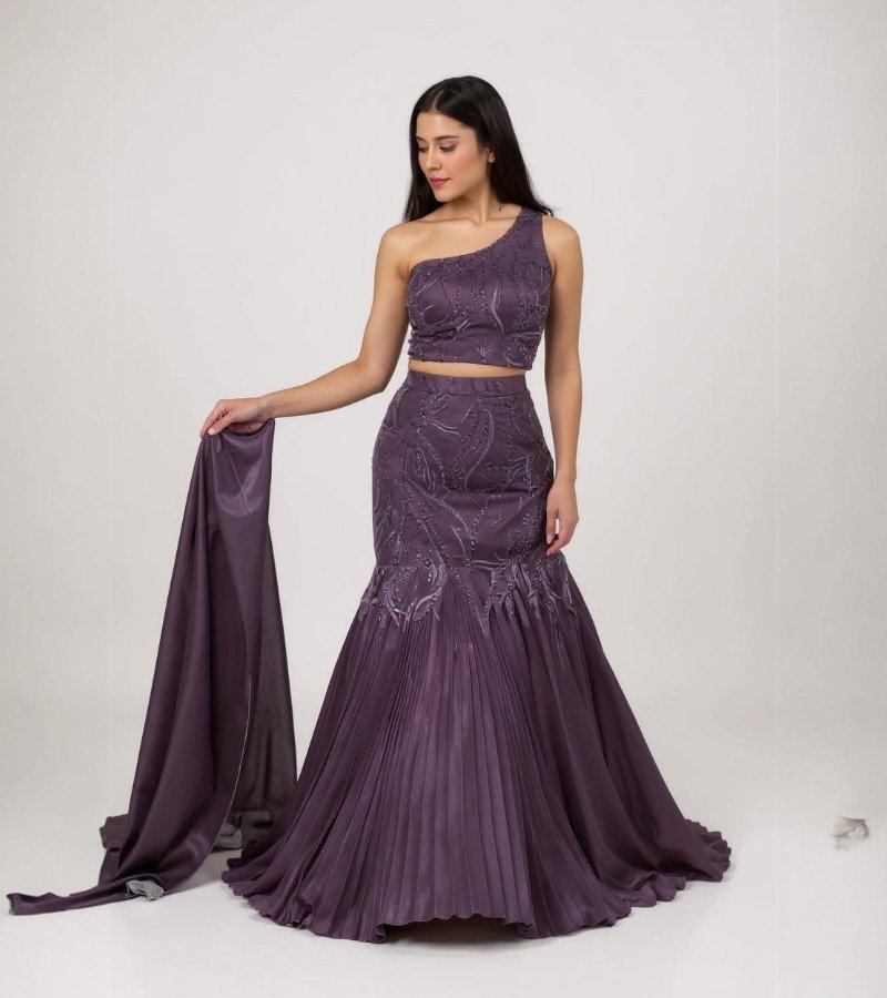 Fish-Cut Lehenga image 4