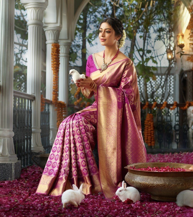 Elegant Magenta Floral Design Pure Silk Kanjivaram Saree