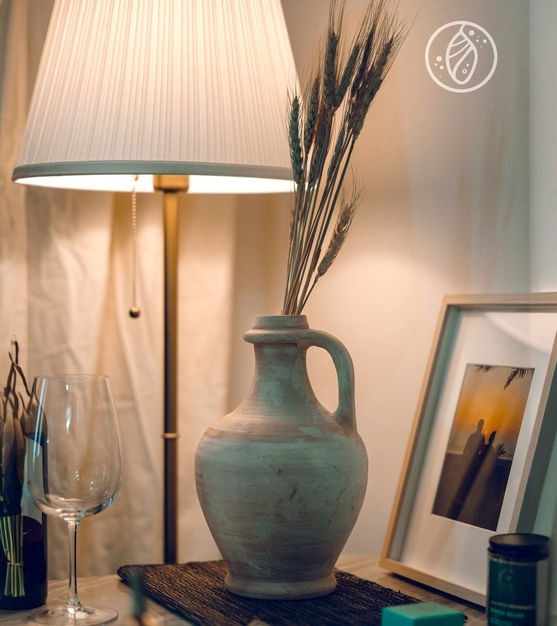 Luxe Earthen Pot with Handle