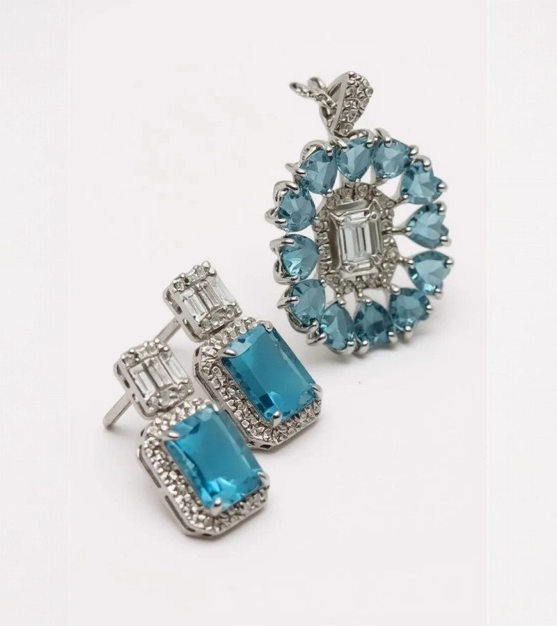 Handcrafted in 18k gold with diamond accents