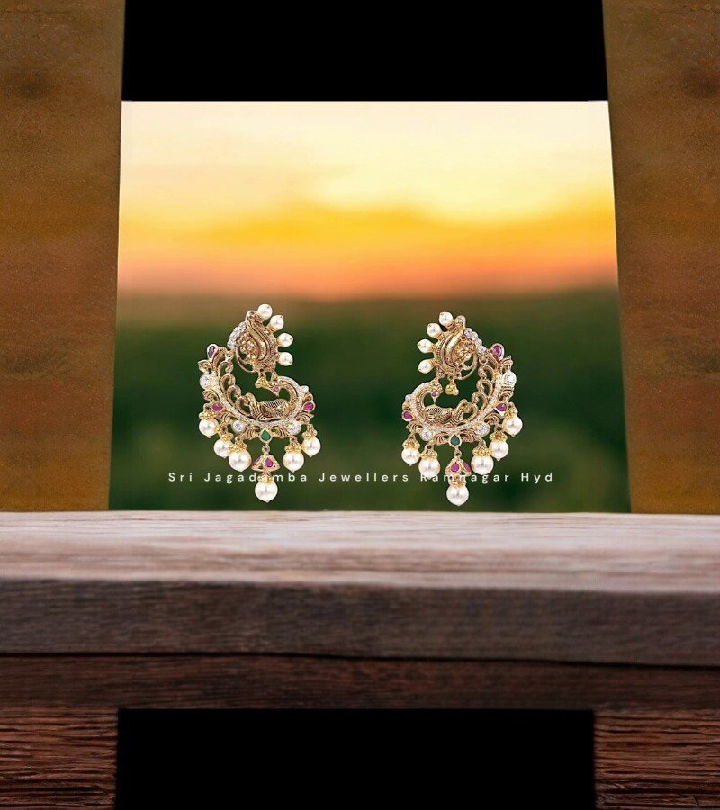 Mayuri Chand Bali and jhumka