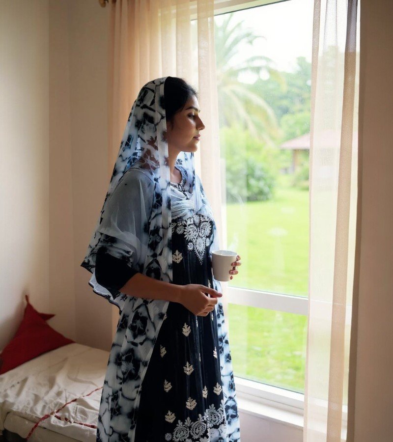 Elegant Black &amp; White Chikankari Kurthi Set image 4